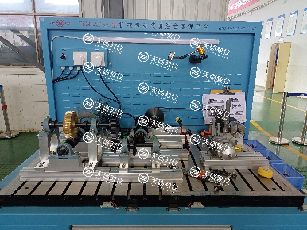 熱烈祝賀“2024年“匠心杯”裝備維修職業(yè)技能大賽空軍修理工廠預(yù)選賽裝配鉗工項(xiàng)目實(shí)操競(jìng)賽”完滿(mǎn)完成，此競(jìng)賽設(shè)備由本司研發(fā)制作，并提供培訓(xùn)支持。