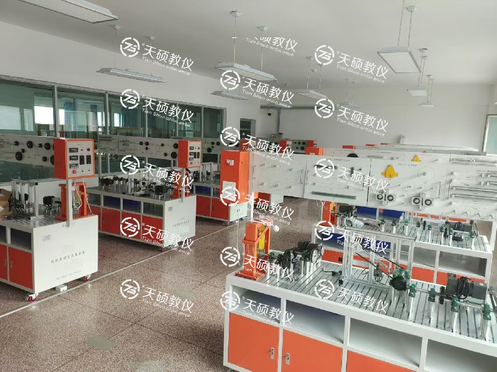 烏魯木齊技師學(xué)院 電氣工程及機(jī)電裝調(diào)實(shí)訓(xùn)室設(shè)備采購(gòu)項(xiàng)目  順利安裝、調(diào)試、培訓(xùn)、驗(yàn)收通過(guò)！