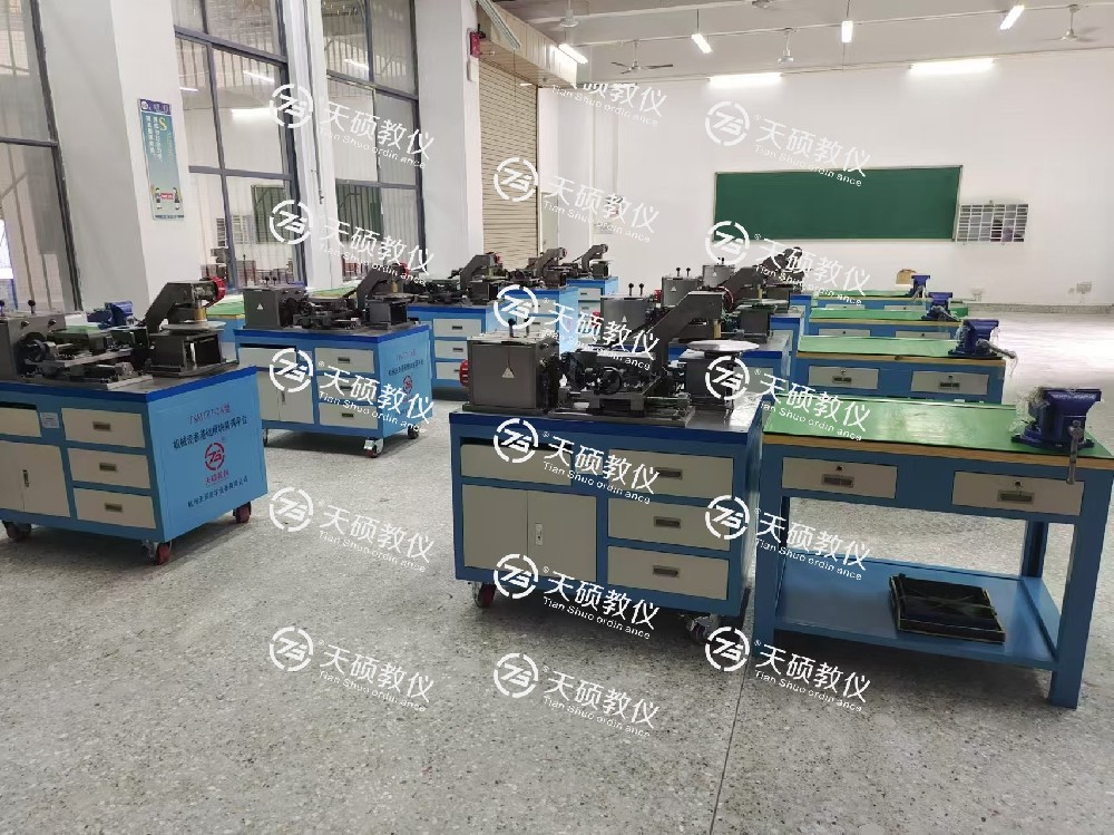 廣東省技師學(xué)院機(jī)械設(shè)備裝備與自動(dòng)控制專(zhuān)業(yè)建設(shè)項(xiàng)目順利安裝、調(diào)試、驗(yàn)收通過(guò)！